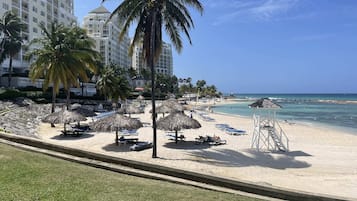 Private beach nearby, white sand, beach shuttle, beach cabanas