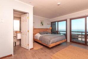 Superior Room, 1 King Bed, Non Smoking, Ocean View