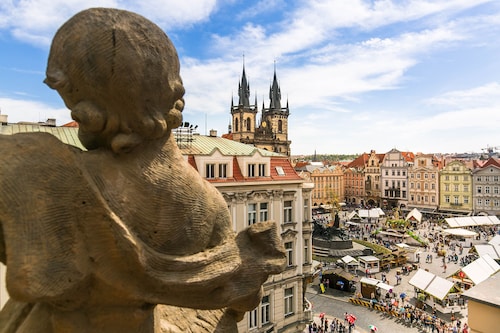 The Old Town Square & Parizska Apartments