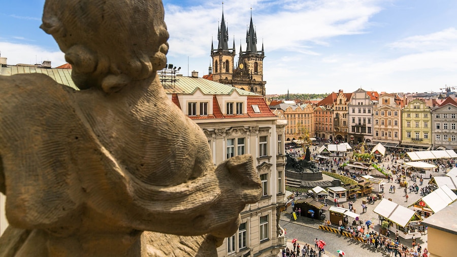 The Old Town Square & Parizska Apartments