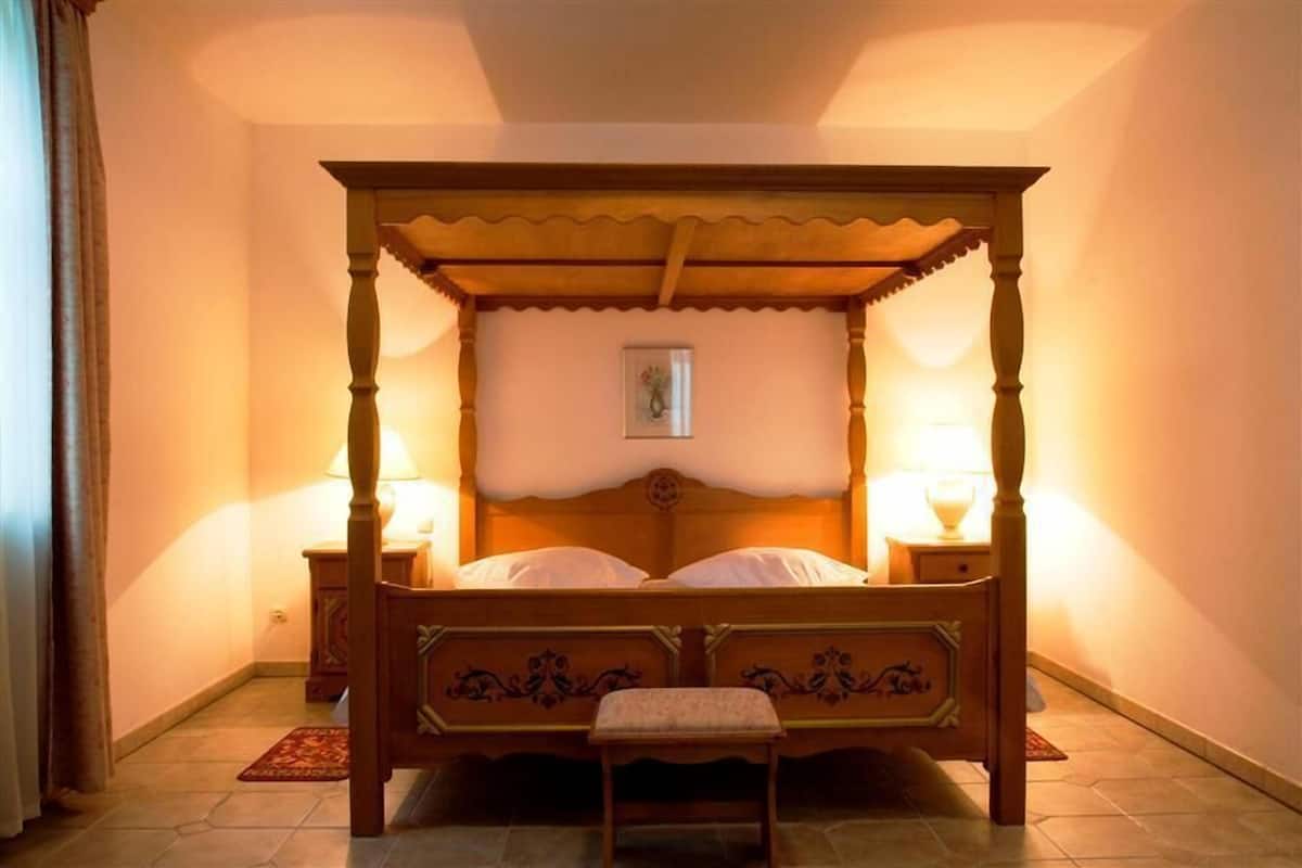 Apartment, 1 Schlafzimmer | Zimmersafe, Schreibtisch, laptopgeeigneter Arbeitsplatz, Zustellbetten