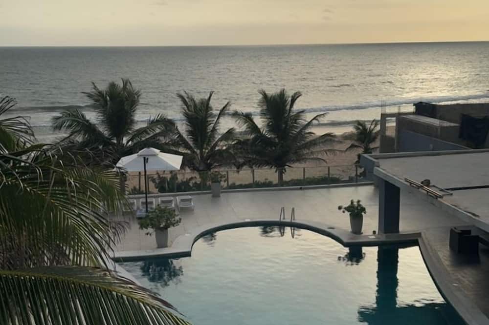 Villa Somone Pied Dans L'eau