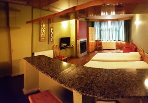 Studio, 1 Queen Bed, Mountain View | Individually decorated, individually furnished, blackout drapes - MzaarViews Chalets (Mzaar Kfardebian)