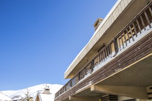 Property grounds - MzaarViews Chalets (Mzaar Kfardebian)