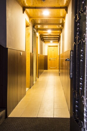 Hallway - MzaarViews Chalets (Mzaar Kfardebian)