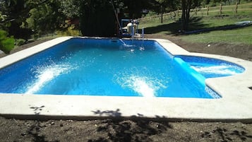 Kolam renang outdoor