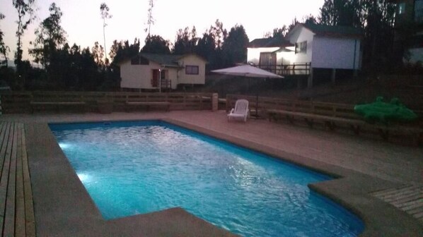 Outdoor pool - Cabañas Bosques del Rungue (Puchuncavi)