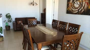 Family Room | In-room dining