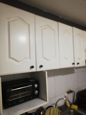 家庭房 | 私人厨房 | 冰箱、微波炉、烤箱、厨具/餐具