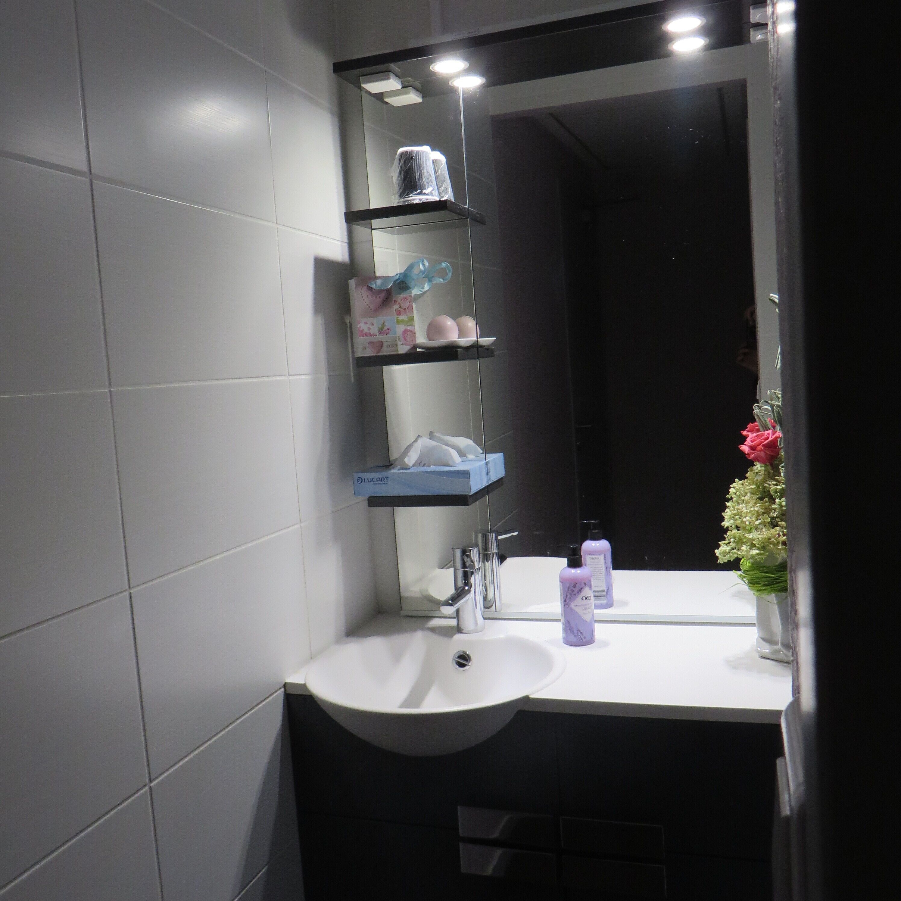 double room, bathtub | bathroom | free toiletries, hair dryer, bathrobes, slippers
