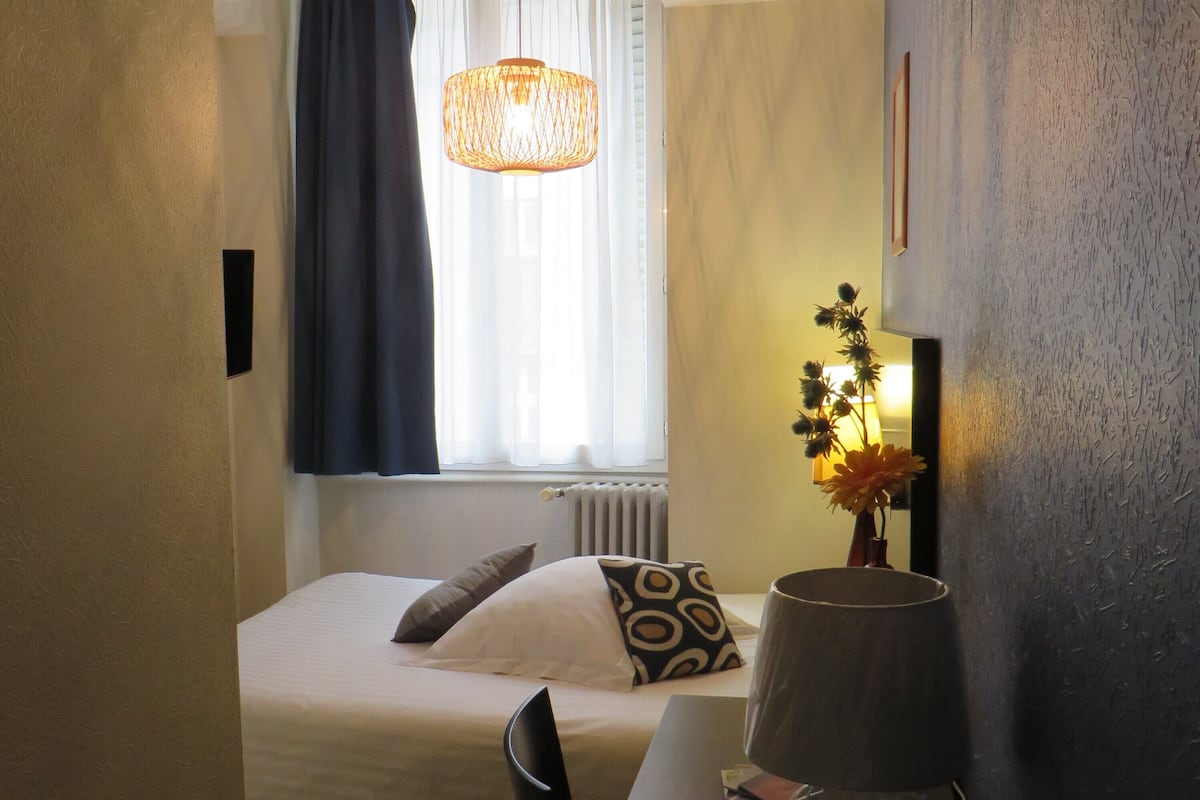 Double Room | Desk, blackout drapes, soundproofing, WiFi (free)