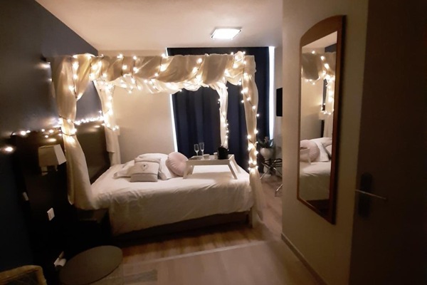 Desk, blackout drapes, soundproofing, WiFi (free)