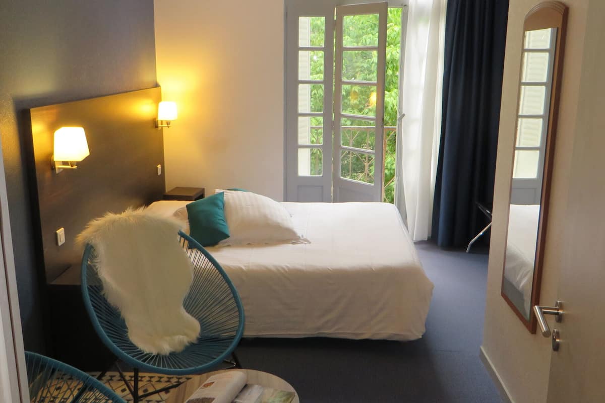 Double Room, Balcony | Desk, blackout drapes, soundproofing, WiFi (free)
