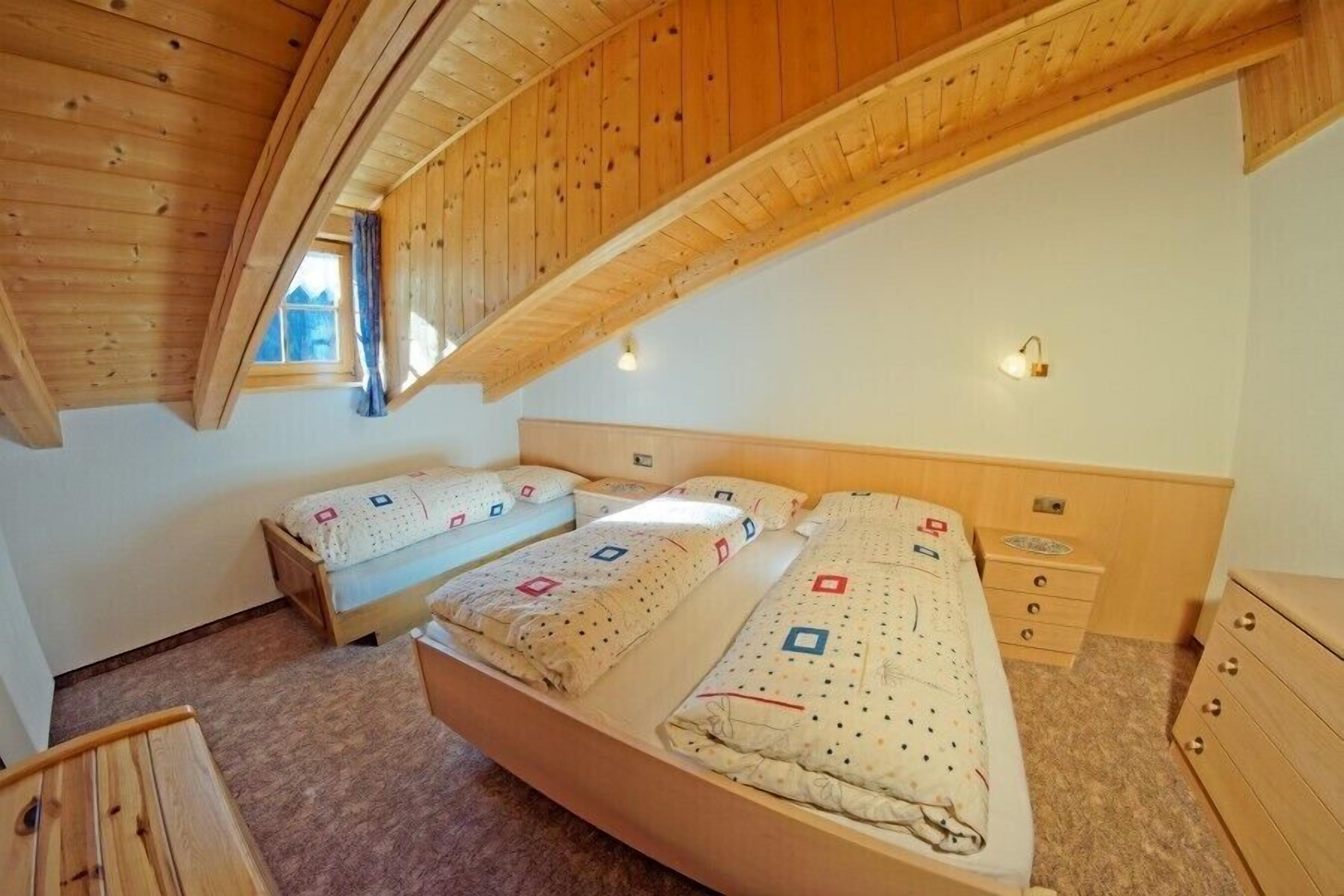 Apartment, 1 Schlafzimmer (Enzian) | Schreibtisch, Verdunkelungsvorhänge, Bettwäsche