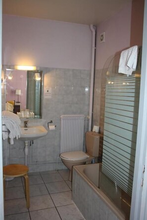 Bathroom - Hôtel République (Dijon)
