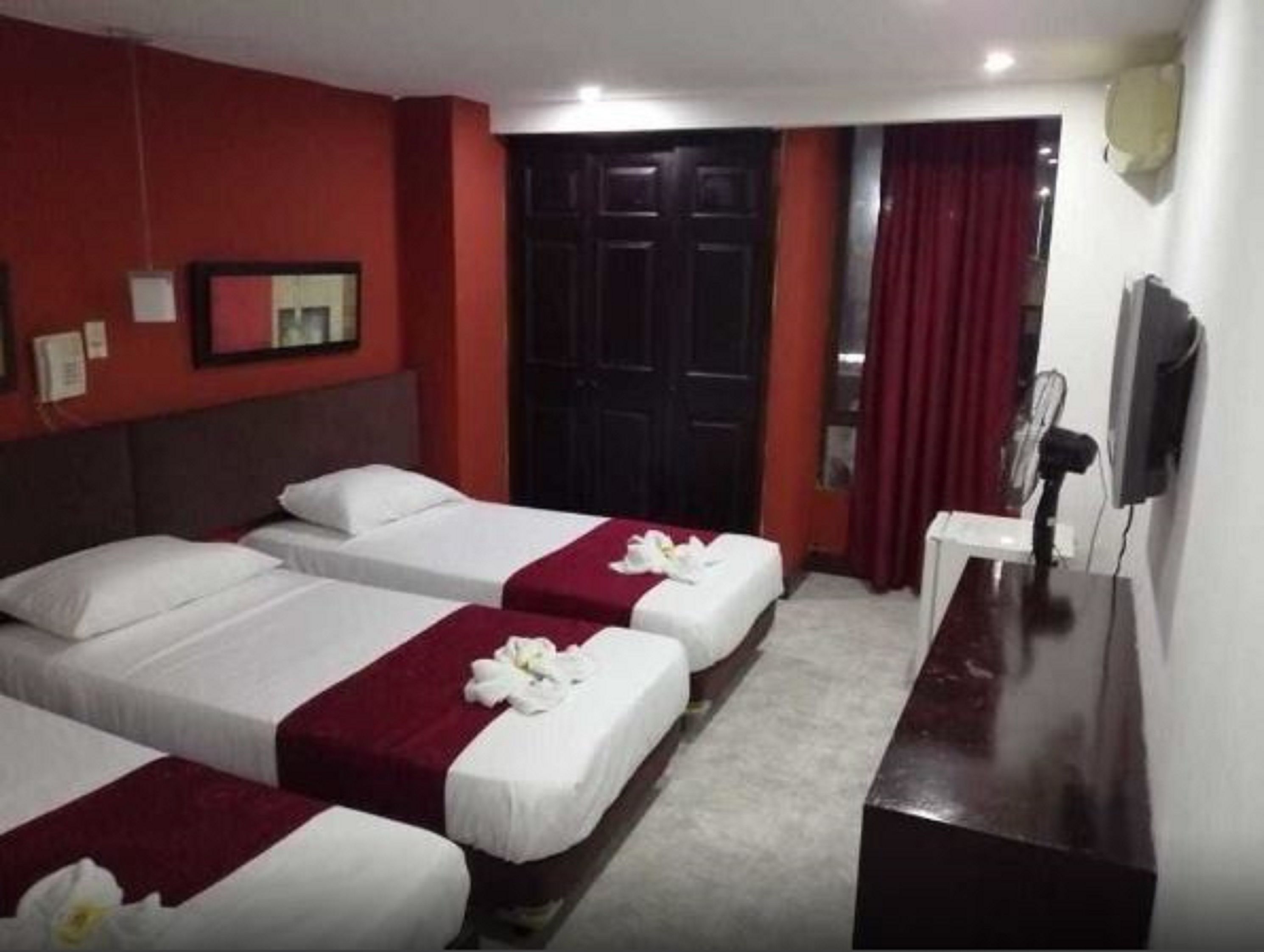 Triple Room, 3 Single Beds, Non Smoking | Desk, iron/ironing board, rollaway beds, free WiFi