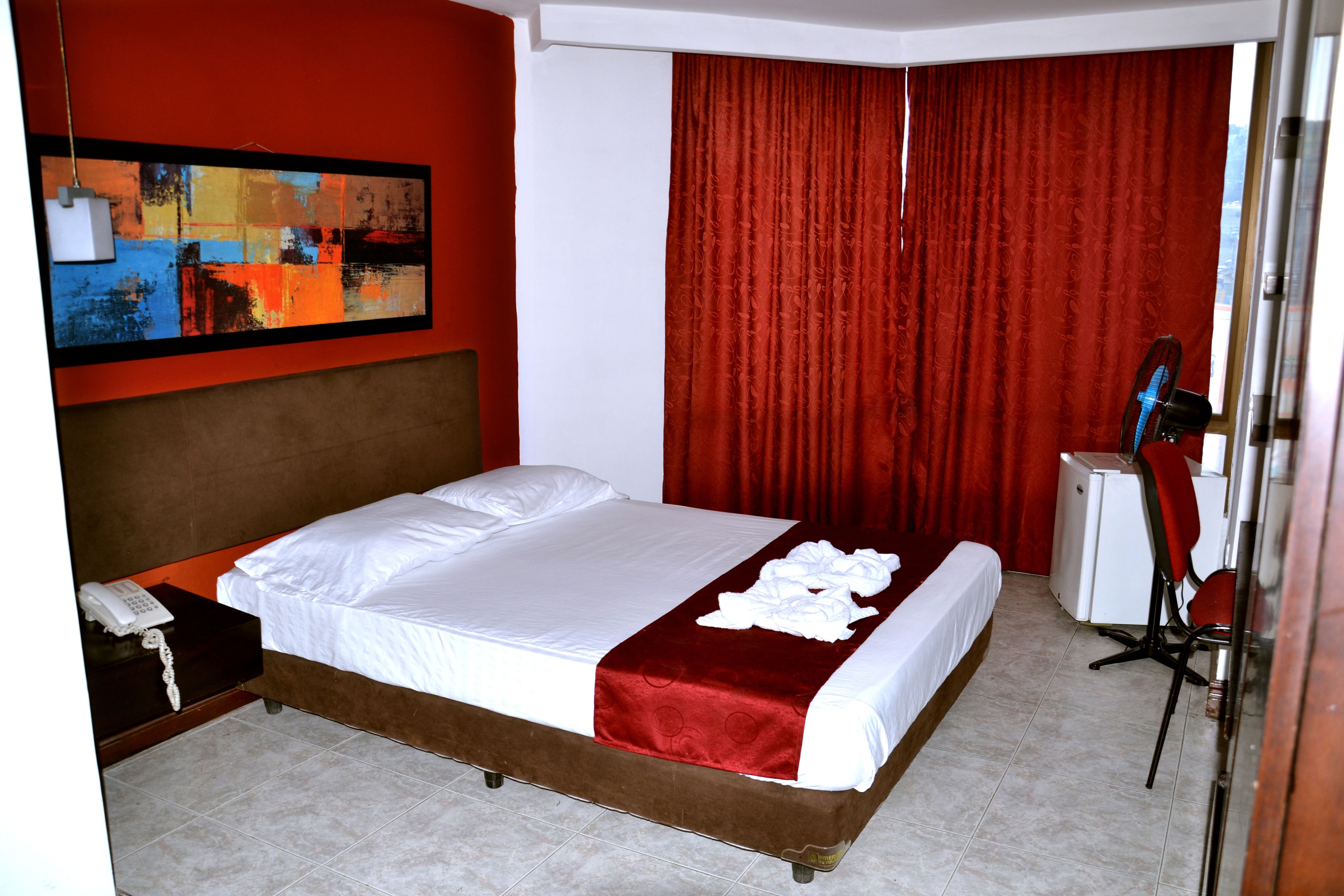 Double Room, 1 Double Bed, Non Smoking | Desk, iron/ironing board, rollaway beds, free WiFi