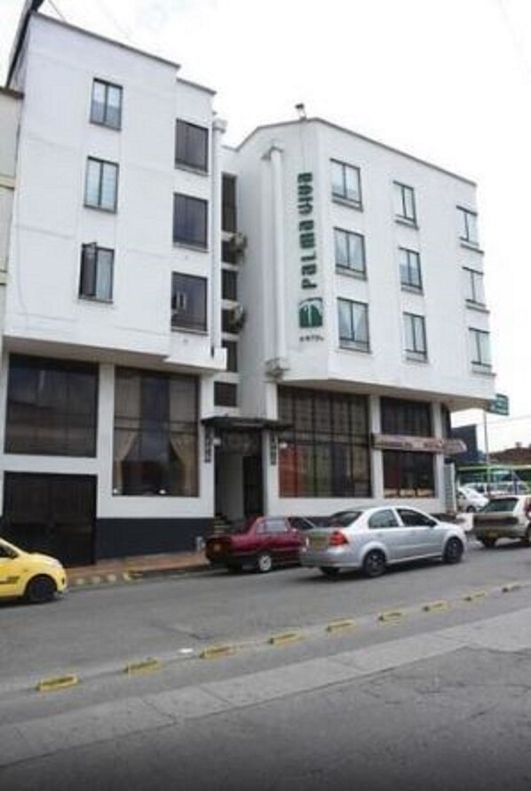 Front of property - Hotel Palma Viva (Armenia)