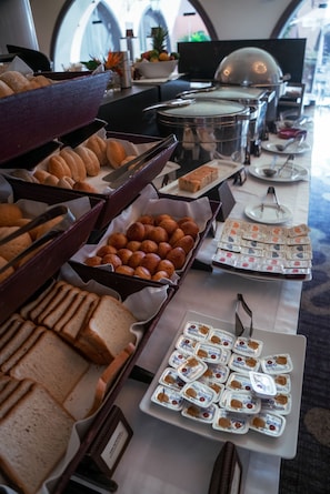 Free daily buffet breakfast - Costa del Sol Trujillo Centro (Trujillo)