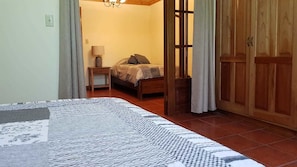 Villa estándar, 3 habitaciones | Ropa de cama de alta calidad y decoración personalizada 