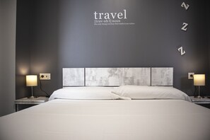 Deluxe Apartment | Premium bedding, memory foam beds, blackout drapes, soundproofing - Butik Almería Centro (Almeria)