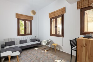 42-Zoll-Smart-TV mit Satellitenempfang, Netflix, Streaming-Dienste