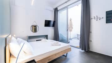 Executive Apartment | Egyptian cotton sheets, premium bedding, memory foam beds