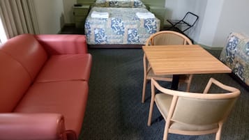 Family Room, Multiple Beds, Garden View | Blackout drapes, soundproofing, iron/ironing board, free WiFi