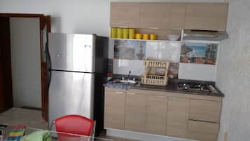 Casa, para no fumadores | Cocina privada | Refrigerador con congelador, microondas, horno y parrilla de estufa
