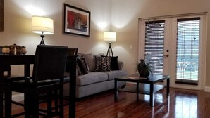 Living area - Townhome (Orlando)
