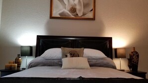 Comfort Condo, Multiple Beds, Non Smoking | 2 bedrooms, iron/ironing board, WiFi (free), bed sheets - Townhome (Orlando)