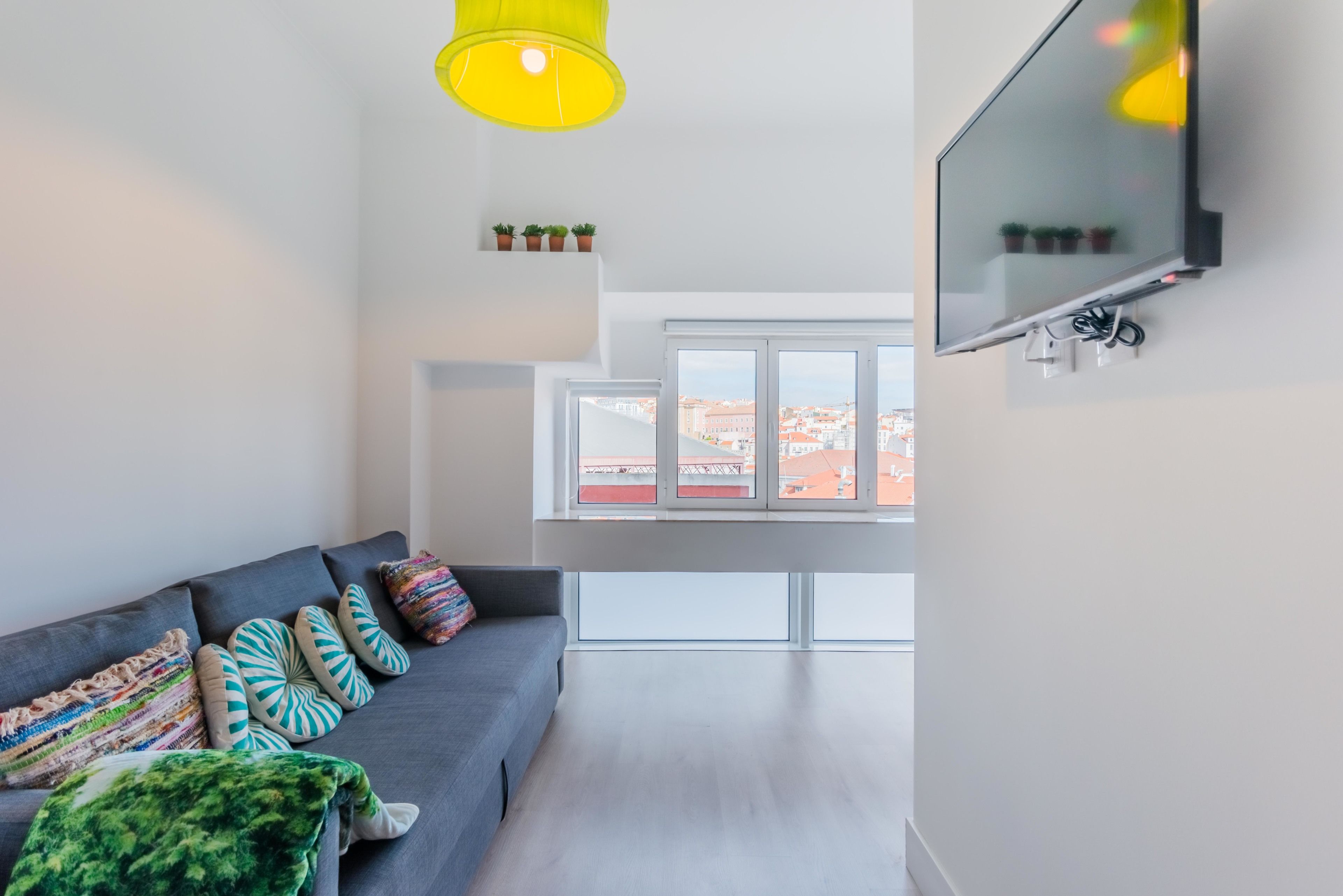 Panoramic Apartment, City View | Living area