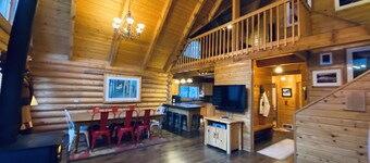 'Spectacular' 4 soverom, 3 bad, Sundance Mt. Hjem