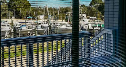 Shorts & Shades, Panacea...Bay Front, Balcony, Community Pool, No Pets, No Boats