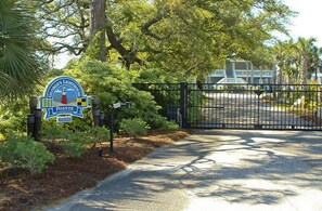 Property grounds - "Shorts & Shades", Panacea...Bay Front, Balcony, Pool, No Boats, No Pets, Wifi (Panacea)