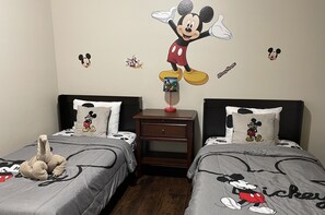 4 habitaciones, tabla de planchar con plancha y wifi gratis 
