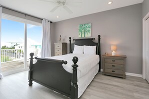 4 bedrooms, iron/ironing board, travel crib, free WiFi