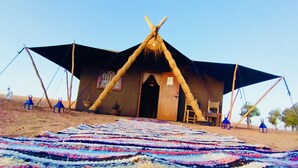 Family Tent | Egyptian cotton sheets, premium bedding, down comforters, bed sheets - Pueblo Touareg (Taouz)