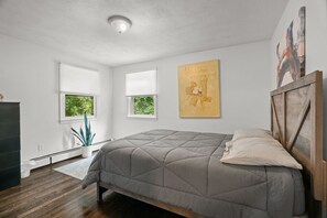3 bedrooms, iron/ironing board, free WiFi, bed sheets