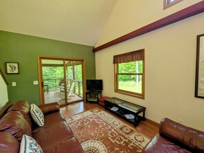 Een televisie en een dvd-speler