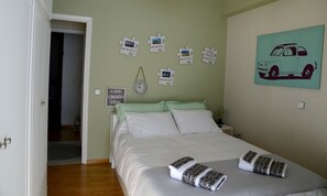 3 habitaciones, tabla de planchar con plancha, wifi y ropa de cama 
