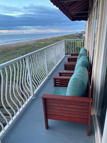 Beachfront 2-bedroom condo with breathtaking ocean views from every room!