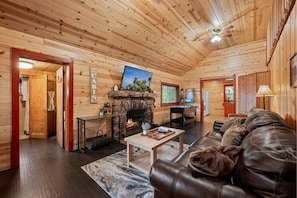 Smart-TV, Kamin, Tischfußball