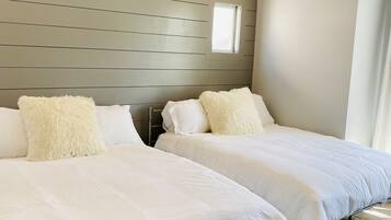 3 makuuhuonetta, tallelokero huoneessa, silitysrauta/-lauta, Wi-Fi