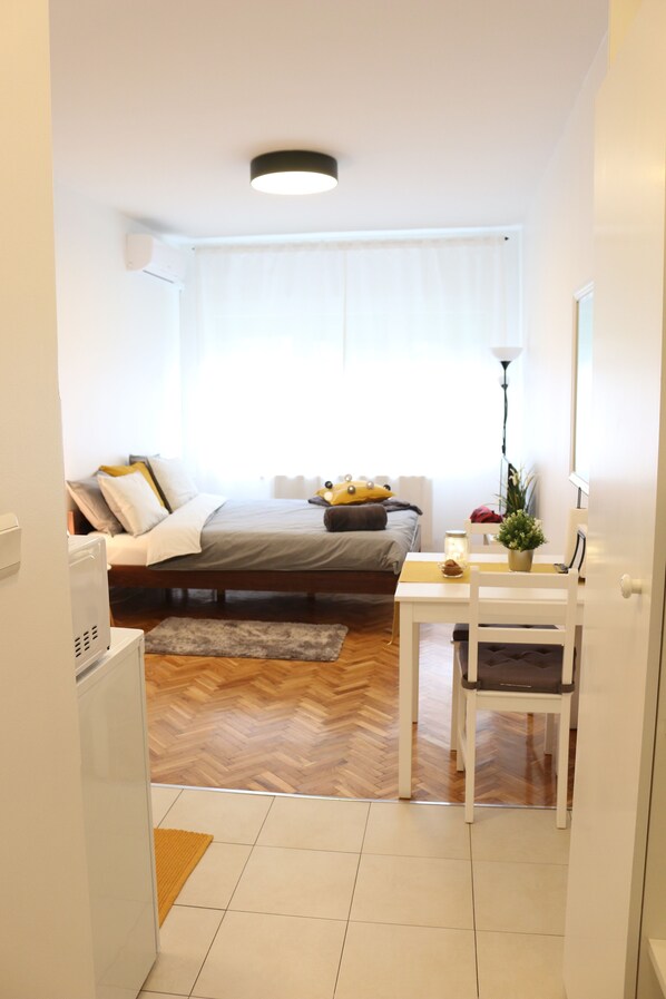 1 bedroom, iron/ironing board, WiFi, bed sheets