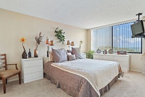 2 Schlafzimmer, Schreibtisch, Bügeleisen/Bügelbrett, WLAN