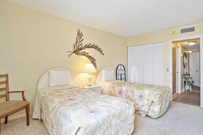 2 bedrooms, desk, iron/ironing board, WiFi