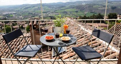 Charmante maison de ville médiévale avec une vue imprenable dans le centre historique de Todi