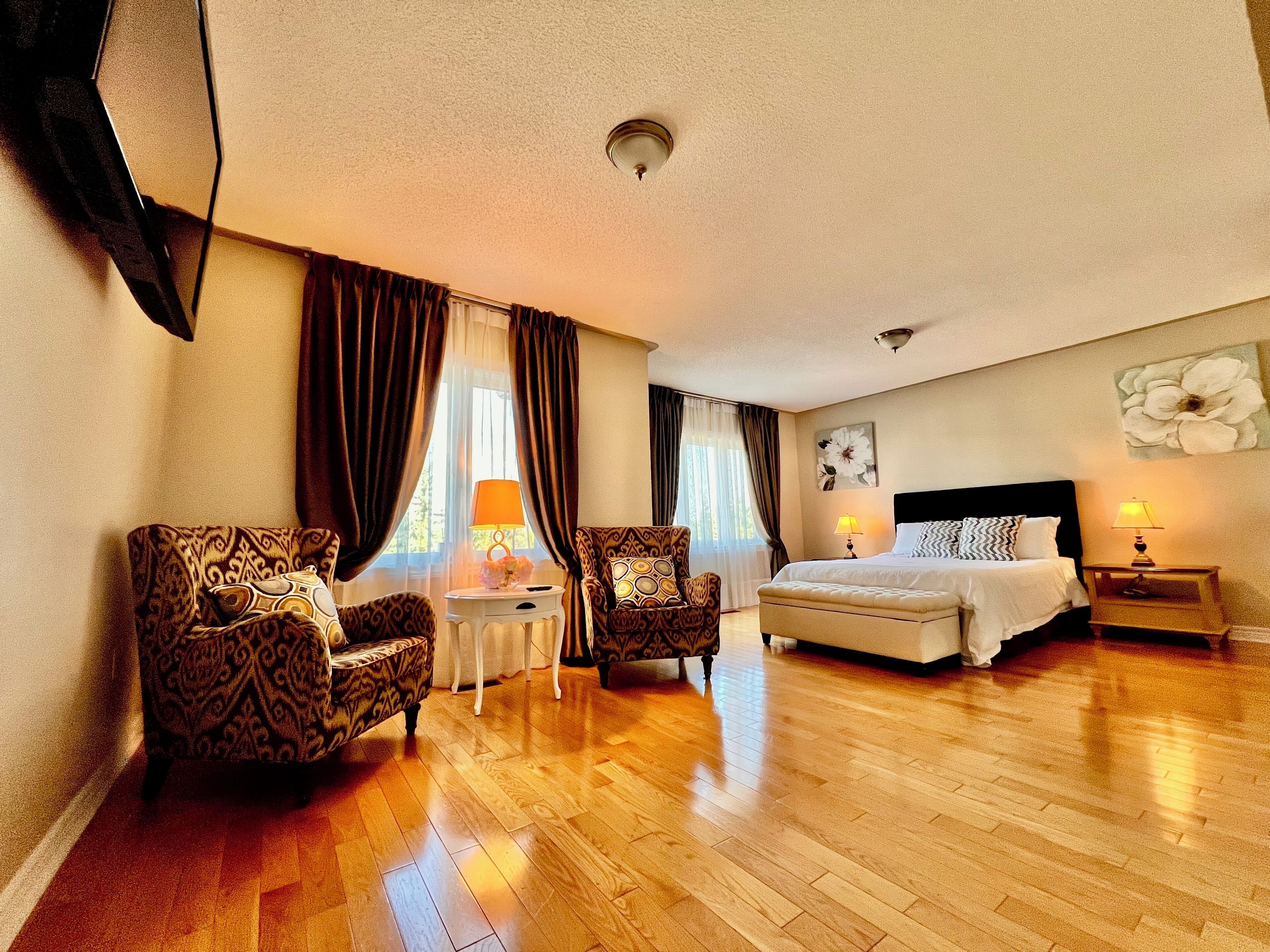 4 chambres, fer et planche à repasser, Wi-Fi gratuit, draps fournis