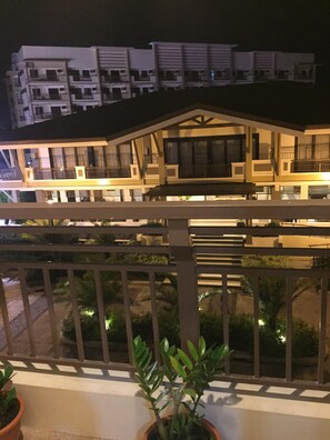 Exterior - Asteria Residences , 2 BR near Airport (Sucat Parañaque)